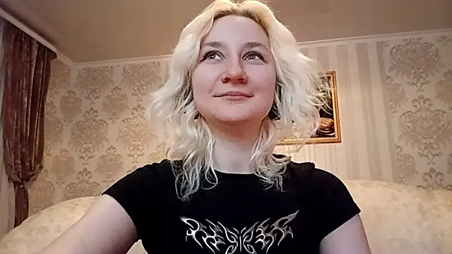 Snapshot of KyokoAck chatting on 11-25-25, 03:01 KyokoAck online show from 11-25-25, 03:01