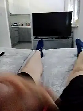 Snapshot of Robesz1982 chatting on 05-27-26, 10:34 Robesz1982 online show from 05-27-26, 10:34