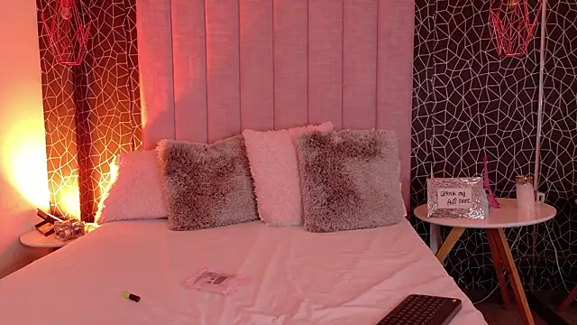 IrisDeLaVega  online show from 03-24-26, 02:44