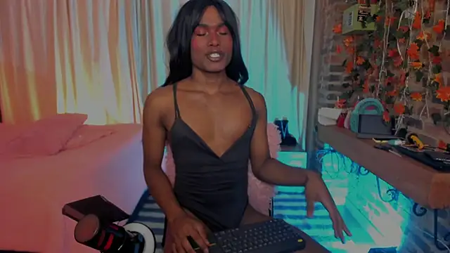 LaGoldenBitch online show from 02-10-26, 10:41