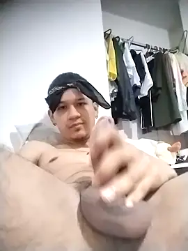 Snapshot of Chris____Col chatting on 11-26-25, 04:41 Chris Col online show from 11-26-25, 04:41