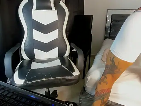 master leather online show from 02-22-26, 09:24