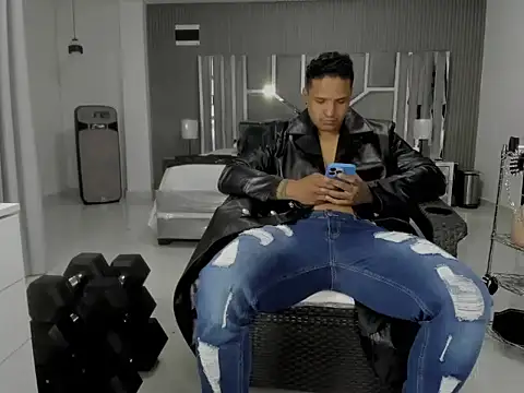 Snapshot of master_leather chatting on 07-18-26, 06:34 master leather online show from 07-18-26, 06:34