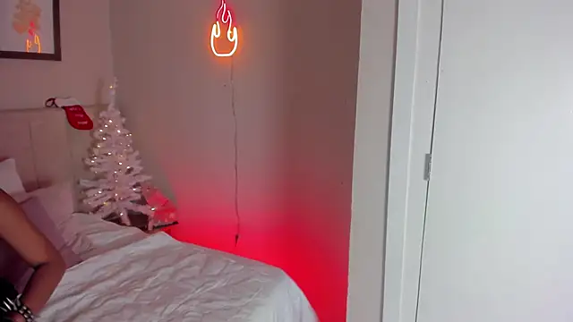 Snapshot of electra_a chatting on 12-04-25, 06:38 electra a online show from 12-04-25, 06:38