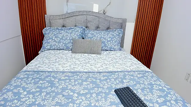 Snapshot of KaliBloom chatting on 12-02-25, 08:48 KaliBloom online show from 12-02-25, 08:48