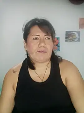 Snapshot of angi_daw chatting on 07-05-26, 03:23 angi daw online show from 07-05-26, 03:23
