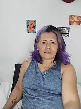 Snapshot of angi_daw chatting on 07-18-26, 04:27 angi daw online show from 07-18-26, 04:27