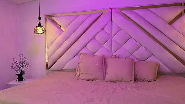 antonella owenn online show from 11-28-25, 07:27