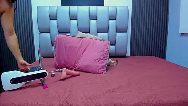 May-Clanfort online show from 03-25-26, 12:22