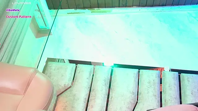 Caroline palmerr online show from 12-21-25, 03:24