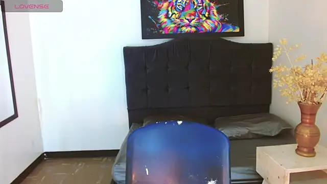 Snapshot of Isaacas_ chatting on 11-19-25, 11:32 Isaacas online show from 11-19-25, 11:32