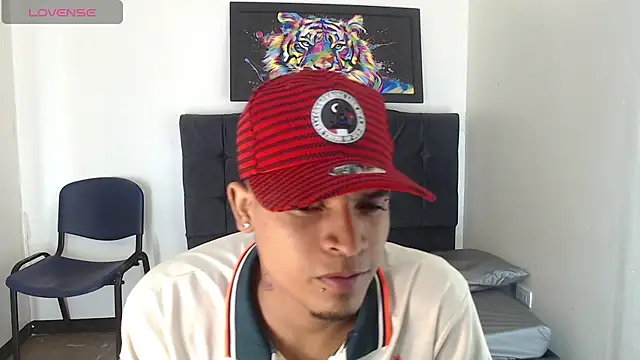 Snapshot of Isaacas_ chatting on 11-28-25, 11:46 Isaacas online show from 11-28-25, 11:46