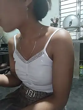 Snapshot of gugu0022 chatting on 06-26-26, 12:48 gugu0022 online show from 06-26-26, 12:48
