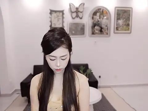 Snapshot of Aurora_9 chatting on 11-13-25, 06:51 Aurora 9 online show from 11-13-25, 06:51