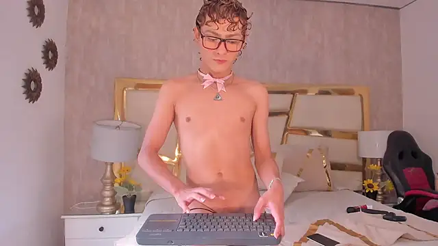 Snapshot of JacobRusso chatting on 07-18-26, 06:34 JacobRusso online show from 07-18-26, 06:34