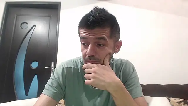 Snapshot of Dale_E chatting on 11-21-25, 06:01 Dale E online show from 11-21-25, 06:01