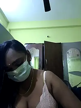 Snapshot of Dharshini98 chatting on 02-15-26, 02:47 Dharshini98 online show from 02-15-26, 02:47