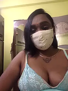 Snapshot of Dharshini98 chatting on 02-20-26, 10:05 Dharshini98 online show from 02-20-26, 10:05