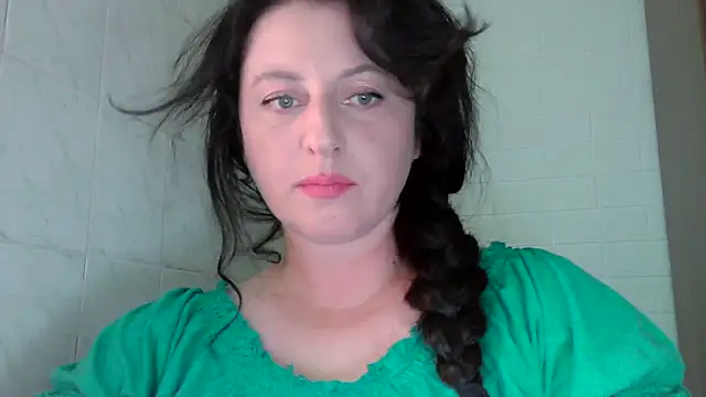 Snapshot of MelinaAx chatting on 07-17-26, 07:19 MelinaAx online show from 07-17-26, 07:19