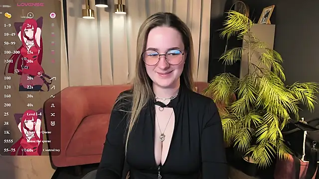 Snapshot of EmmaBloomm chatting on 07-04-26, 10:05 EmmaBloomm online show from 07-04-26, 10:05