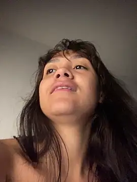 Snapshot of carolsapequinha chatting on 05-17-26, 01:40 carolsapequinha online show from 05-17-26, 01:40