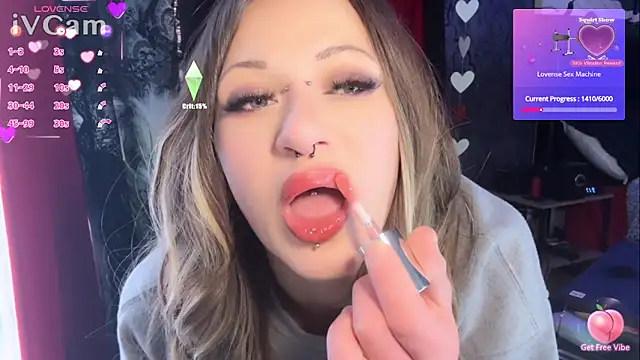 Snapshot of AshenRoe chatting on 02-25-26, 04:16 AshenRoe online show from 02-25-26, 04:16