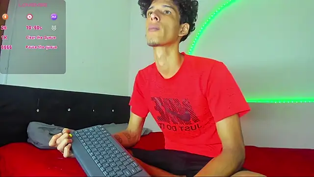 kaiborman00 online show from 04-11-26, 03:00