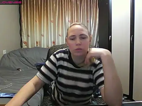 Snapshot of JenniDeep chatting on 04-23-26, 08:55 JenniDeep online show from 04-23-26, 08:55