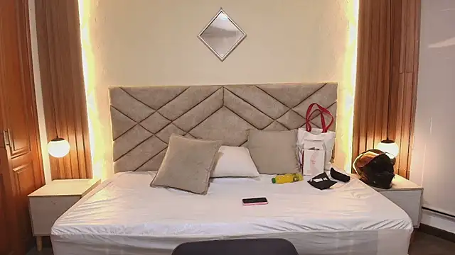 Laracooper  online show from 02-27-26, 07:14