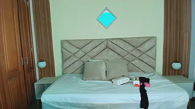 Laracooper  online show from 03-28-26, 07:13