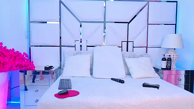 VeronicaSttar online show from 12-16-25, 11:37