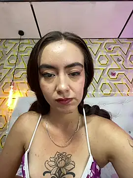 Snapshot of MelanyyJhonson15 chatting on 06-11-26, 12:32 MelanyyJhonson15 online show from 06-11-26, 12:32
