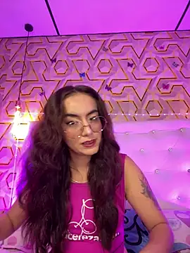 Snapshot of MelanyyJhonson15 chatting on 06-12-26, 09:14 MelanyyJhonson15 online show from 06-12-26, 09:14