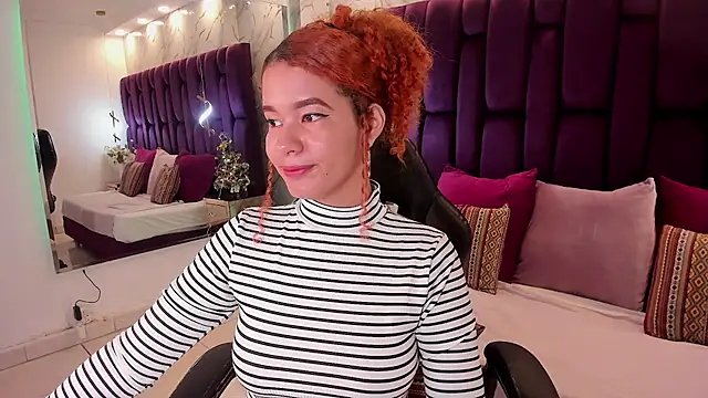 avrilwaynee online show from 11-28-25, 11:57