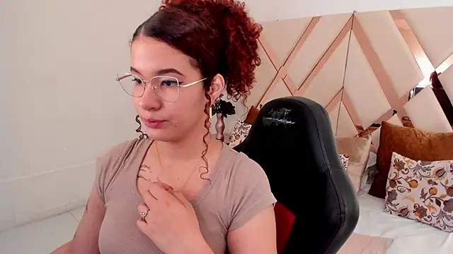 avrilwaynee online show from 01-13-26, 12:10