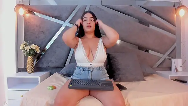 Sammy Gomez  online show from 11-20-25, 08:08