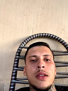 Snapshot of Ryanzl017 chatting on 12-02-25, 09:10 Ryanzl017 online show from 12-02-25, 09:10