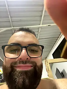 Snapshot of julianlondo111 chatting on 11-29-25, 03:53 julianlondo111 online show from 11-29-25, 03:53