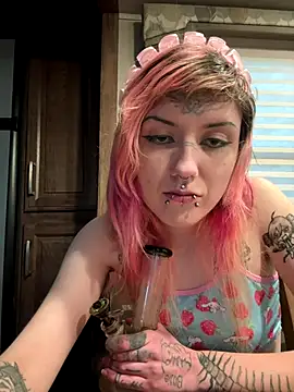 Snapshot of needlefaceUwU chatting on 11-13-25, 11:25 needlefaceUwU online show from 11-13-25, 11:25