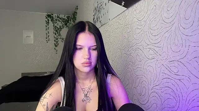 Snapshot of JuliaElse chatting on 11-14-25, 11:09 JuliaElse online show from 11-14-25, 11:09