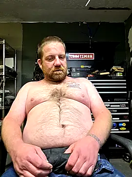 Snapshot of Txweld69 chatting on 11-26-25, 12:44 Txweld69 online show from 11-26-25, 12:44