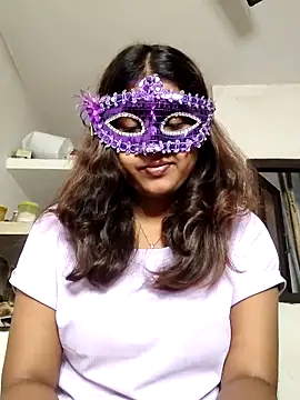 Snapshot of TINA9900 chatting on 11-19-25, 10:37 TINA9900 online show from 11-19-25, 10:37