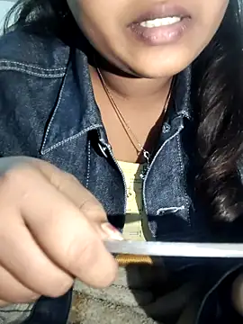 Snapshot of TINA9900 chatting on 11-28-25, 03:58 TINA9900 online show from 11-28-25, 03:58