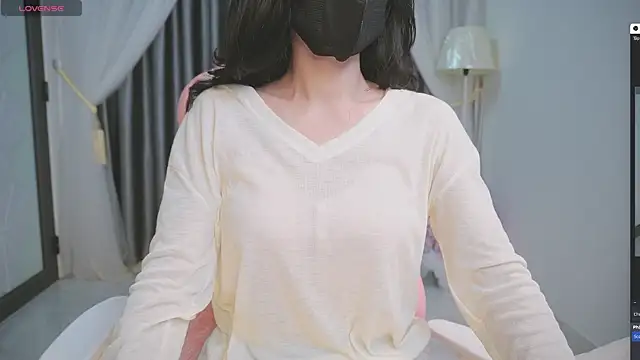 Snapshot of Luli-26 chatting on 12-03-25, 07:38 Luli-26 online show from 12-03-25, 07:38