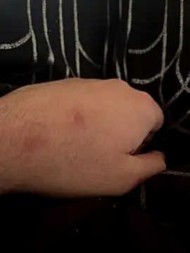 Snapshot of Roro200473 chatting on 11-21-25, 01:32 Roro200473 online show from 11-21-25, 01:32