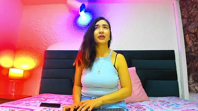 VictoriaRouge  online show from 04-19-26, 08:22