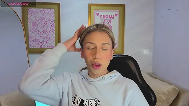 Evy Luxx v online show from 03-26-26, 03:45