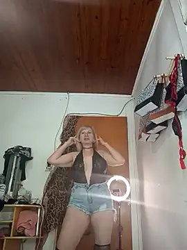 Snapshot of SexyMilf1211 chatting on 12-01-25, 05:18 SexyMilf1211 online show from 12-01-25, 05:18