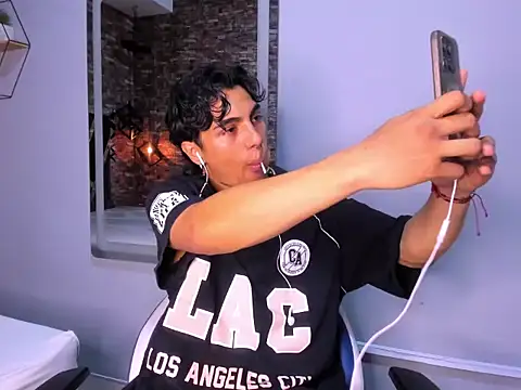 MattFiore online show from 12-21-25, 06:26