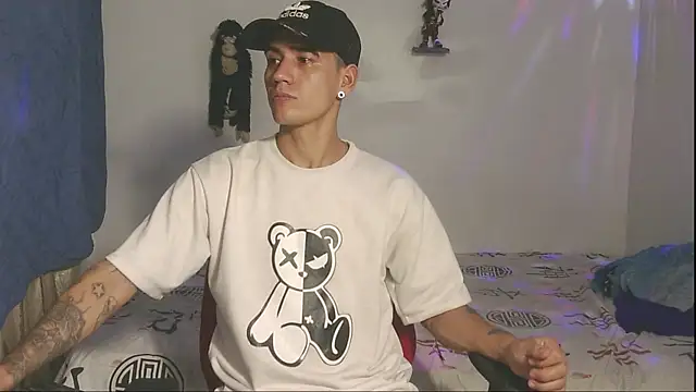 Snapshot of kilyan_wow chatting on 11-15-25, 04:43 kilyan wow online show from 11-15-25, 04:43